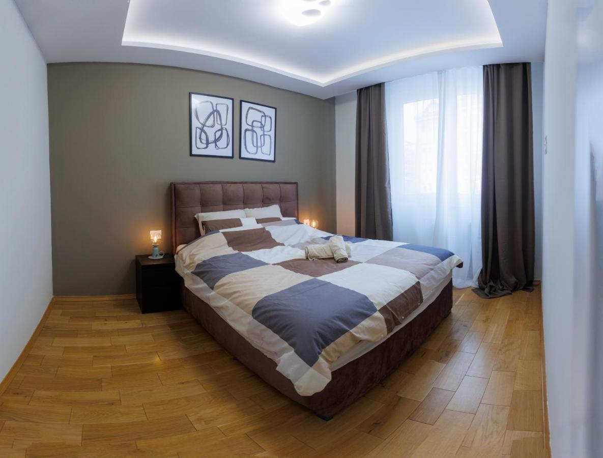 Black & White Apartment Subotica Extérieur photo